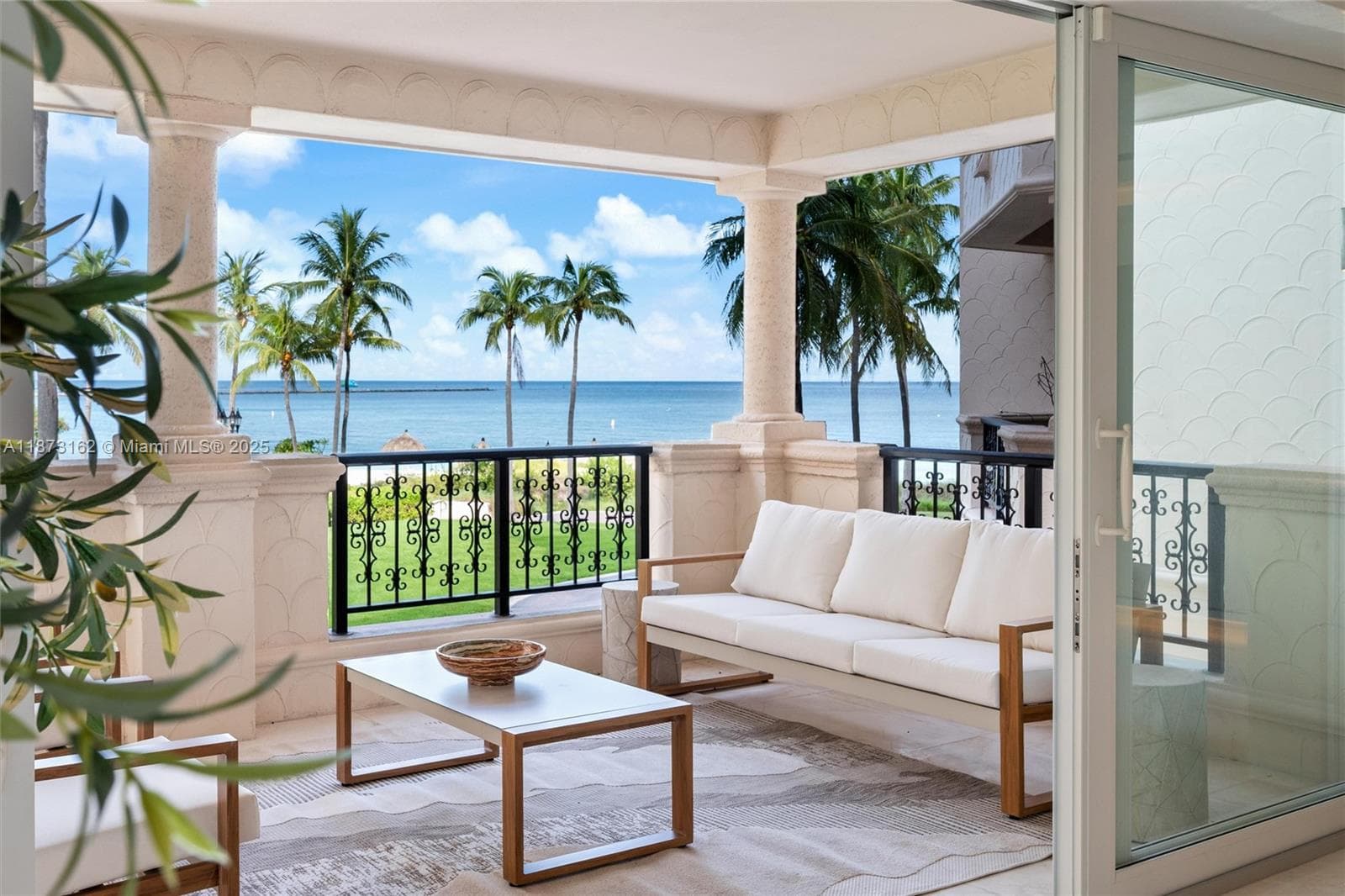 7921 Fisher Island Dr 7921 photo 3