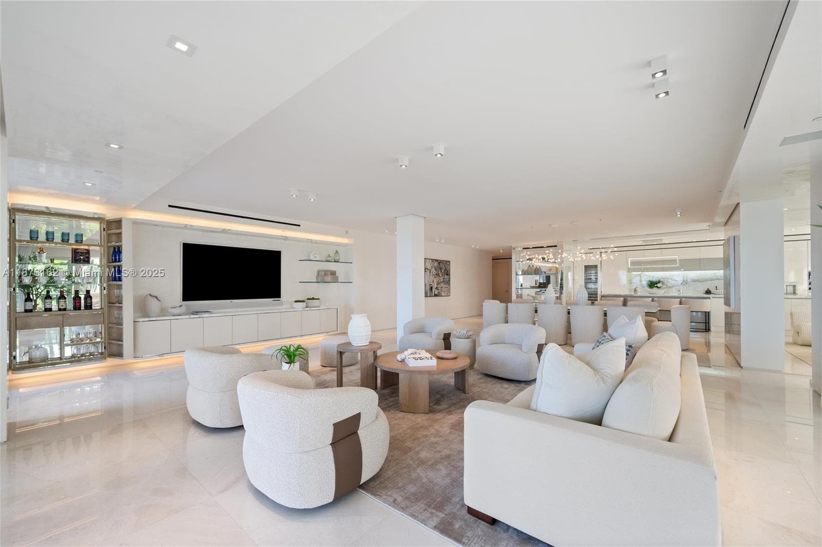 7921 Fisher Island Dr 7921 photo 9