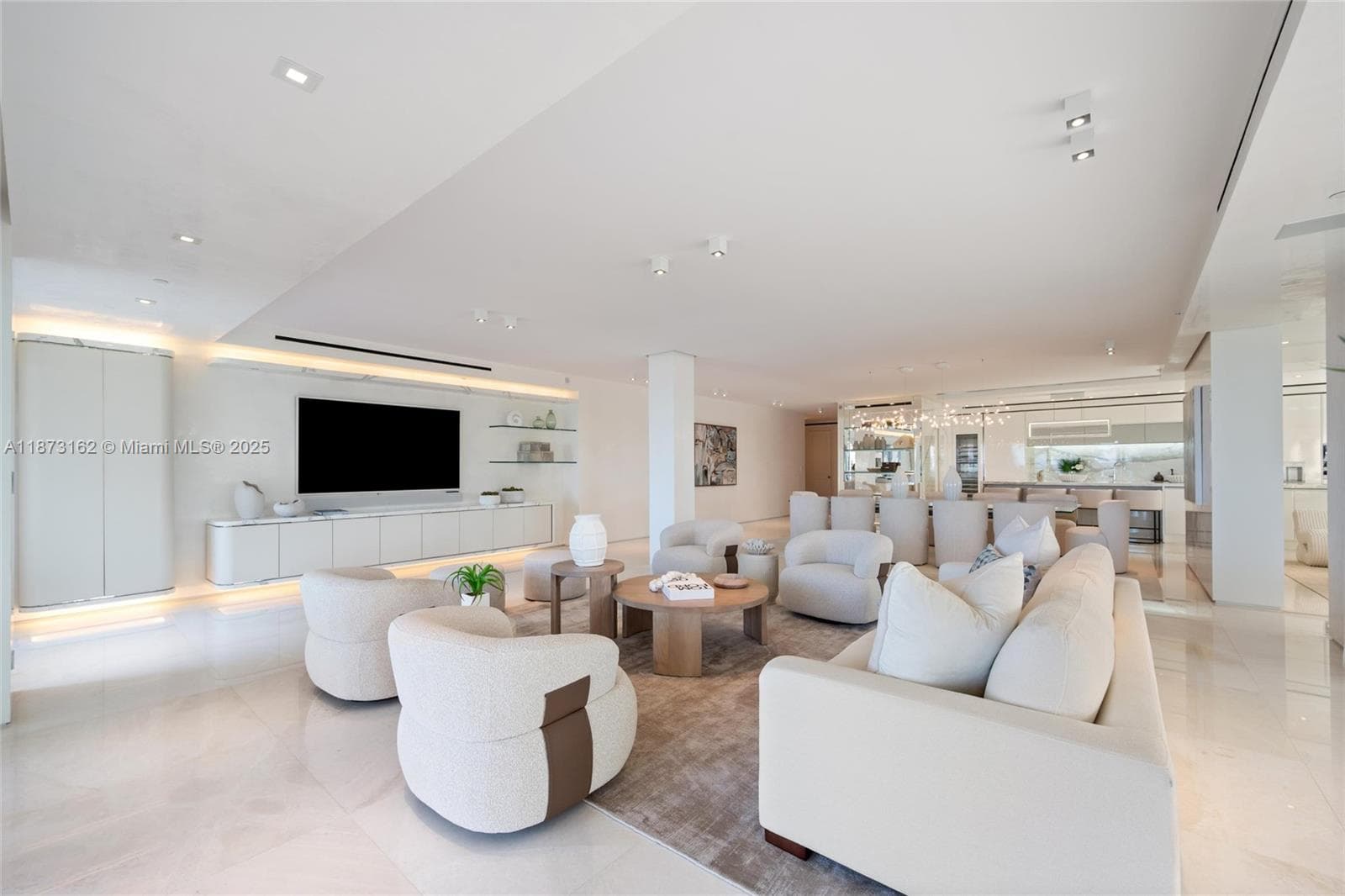 7921 Fisher Island Dr 7921 photo 10