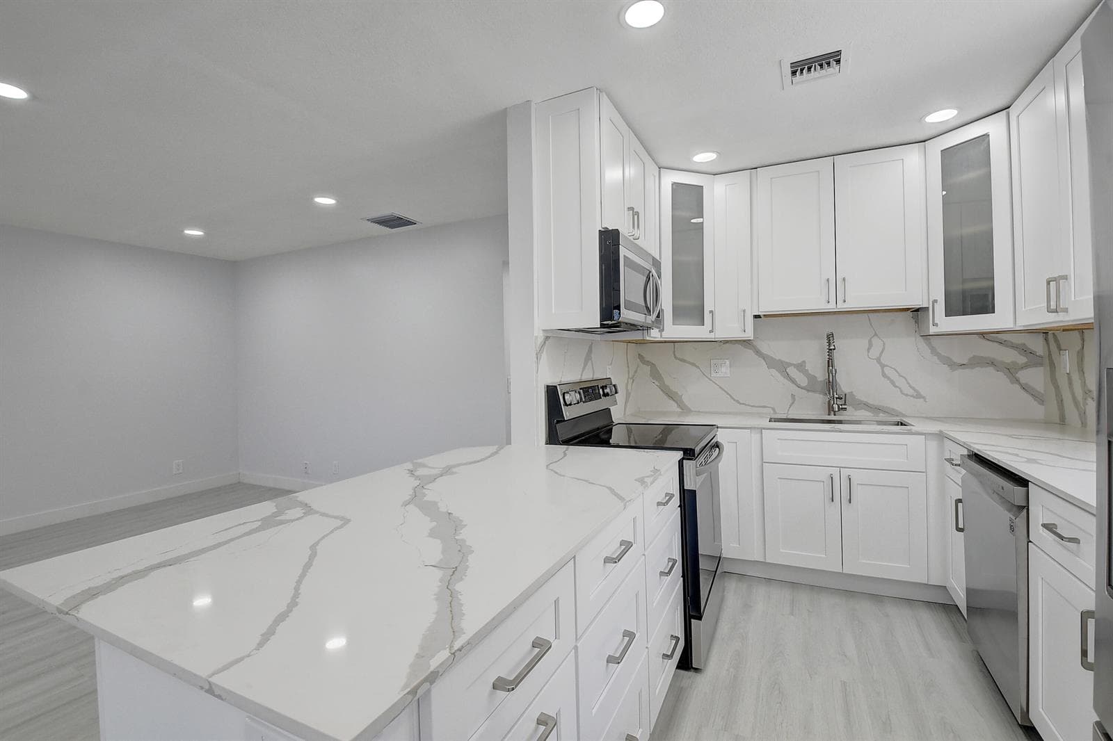 318 Monaco Boulevard G photo 17