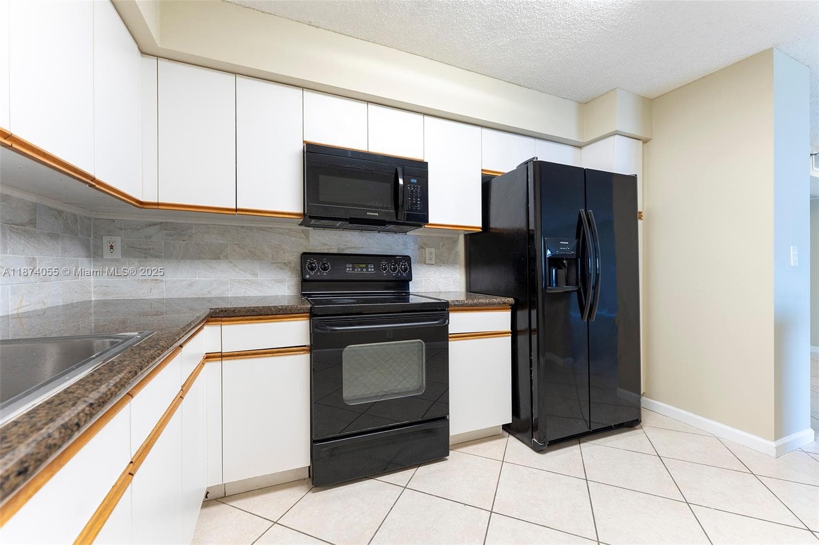 3530 Mystic Pointe Dr 2207 photo 7