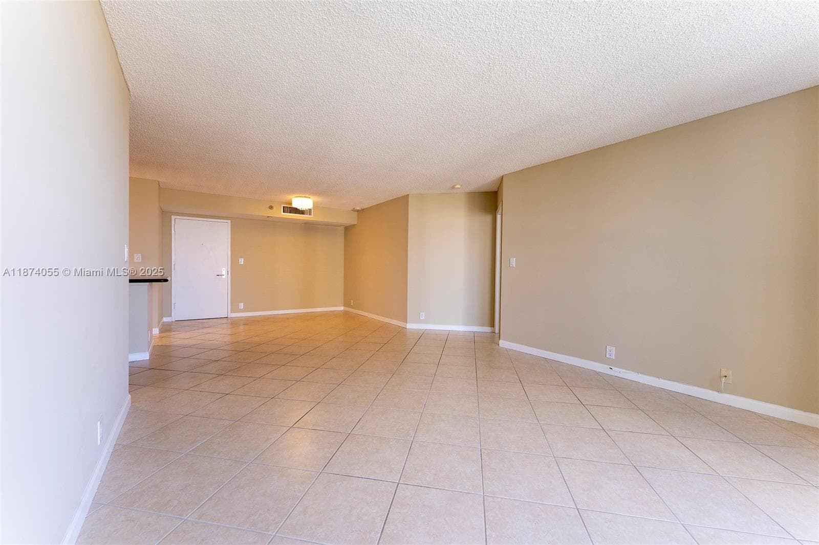 3530 Mystic Pointe Dr 2207 photo 3