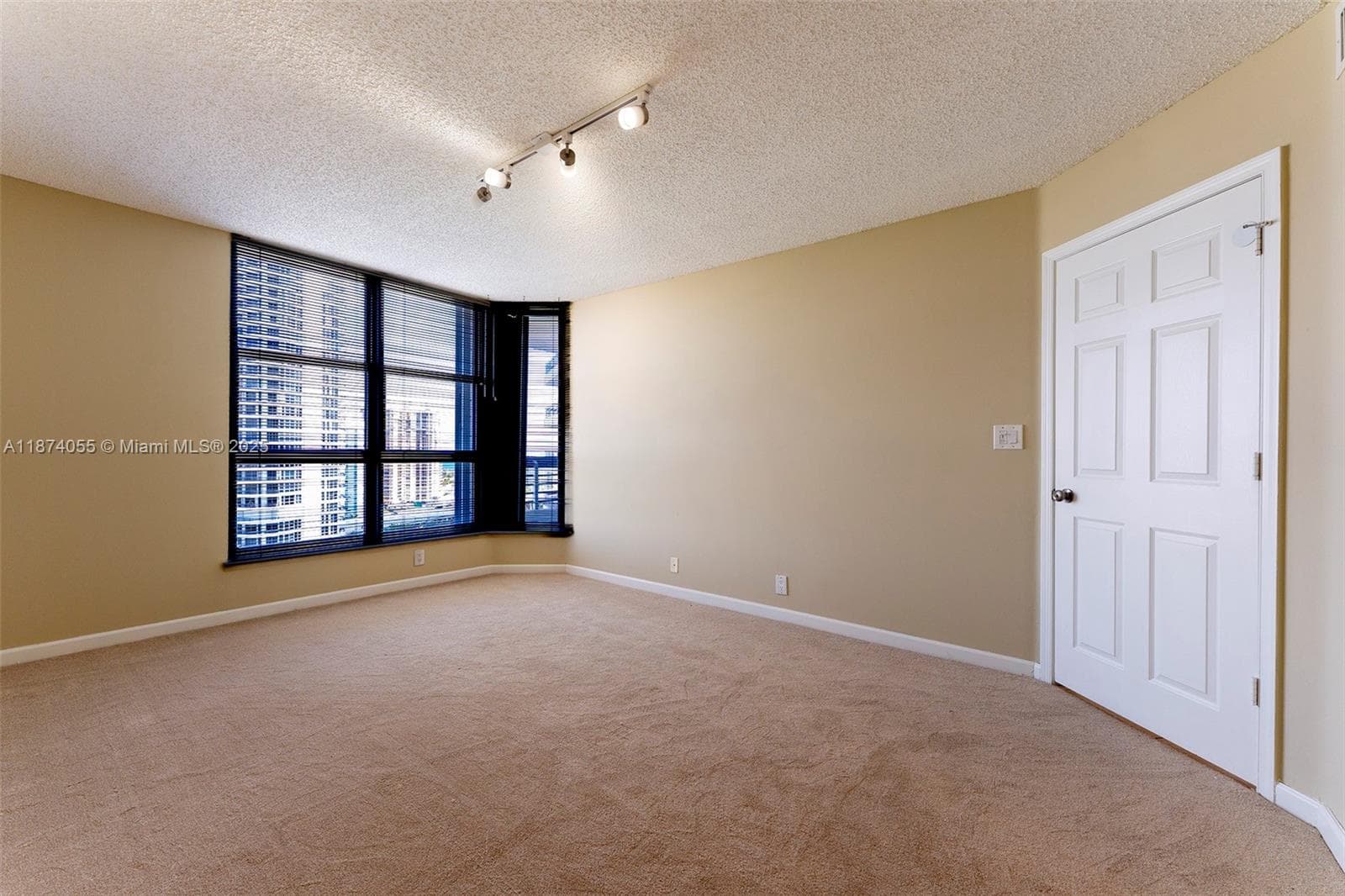 3530 Mystic Pointe Dr 2207 photo 9