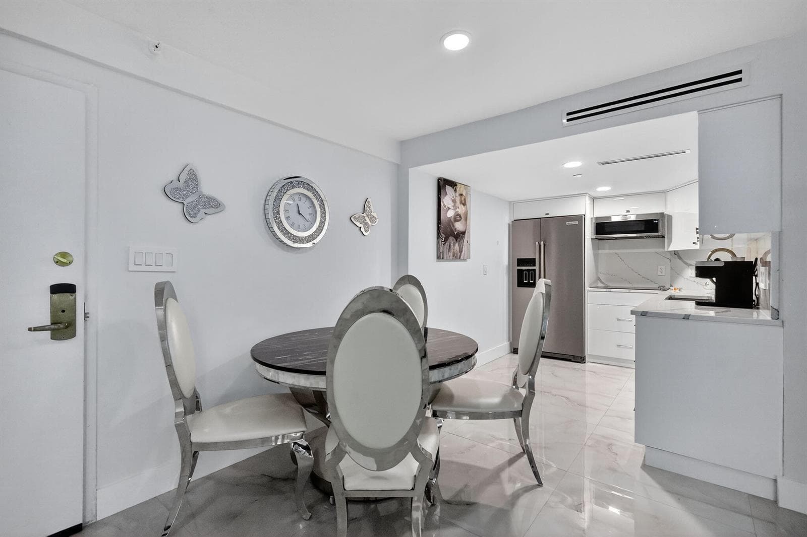 5225 Collins Avenue 1408 photo 7