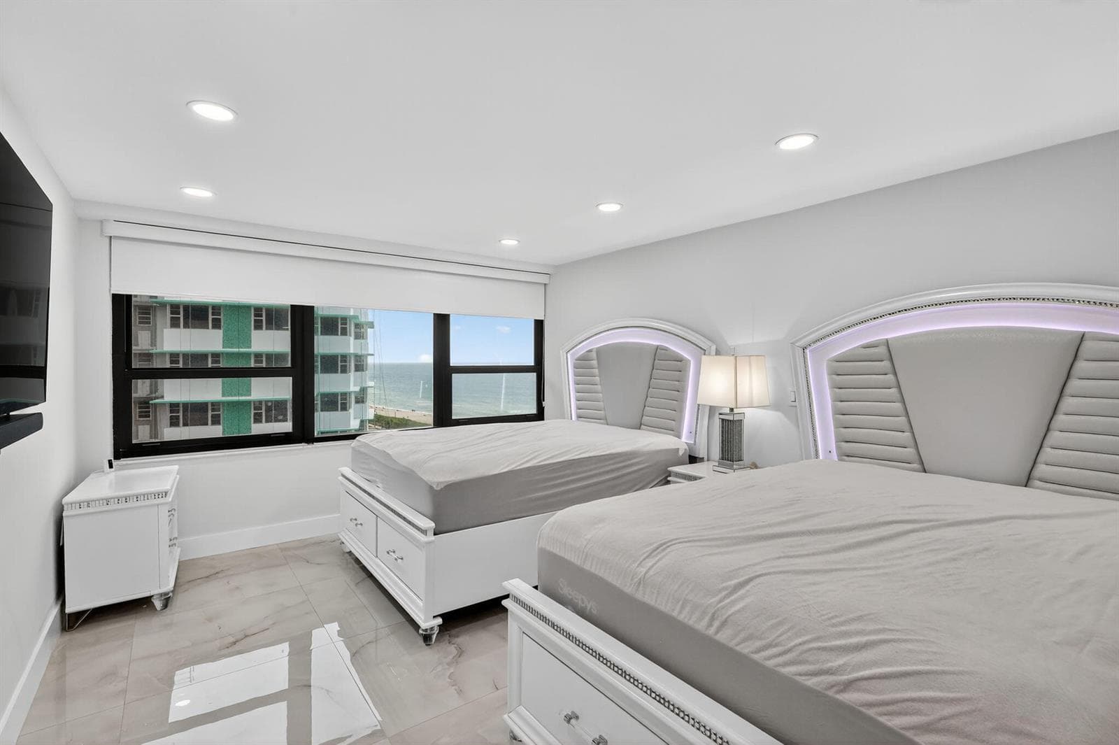 5225 Collins Avenue 1408 photo 10