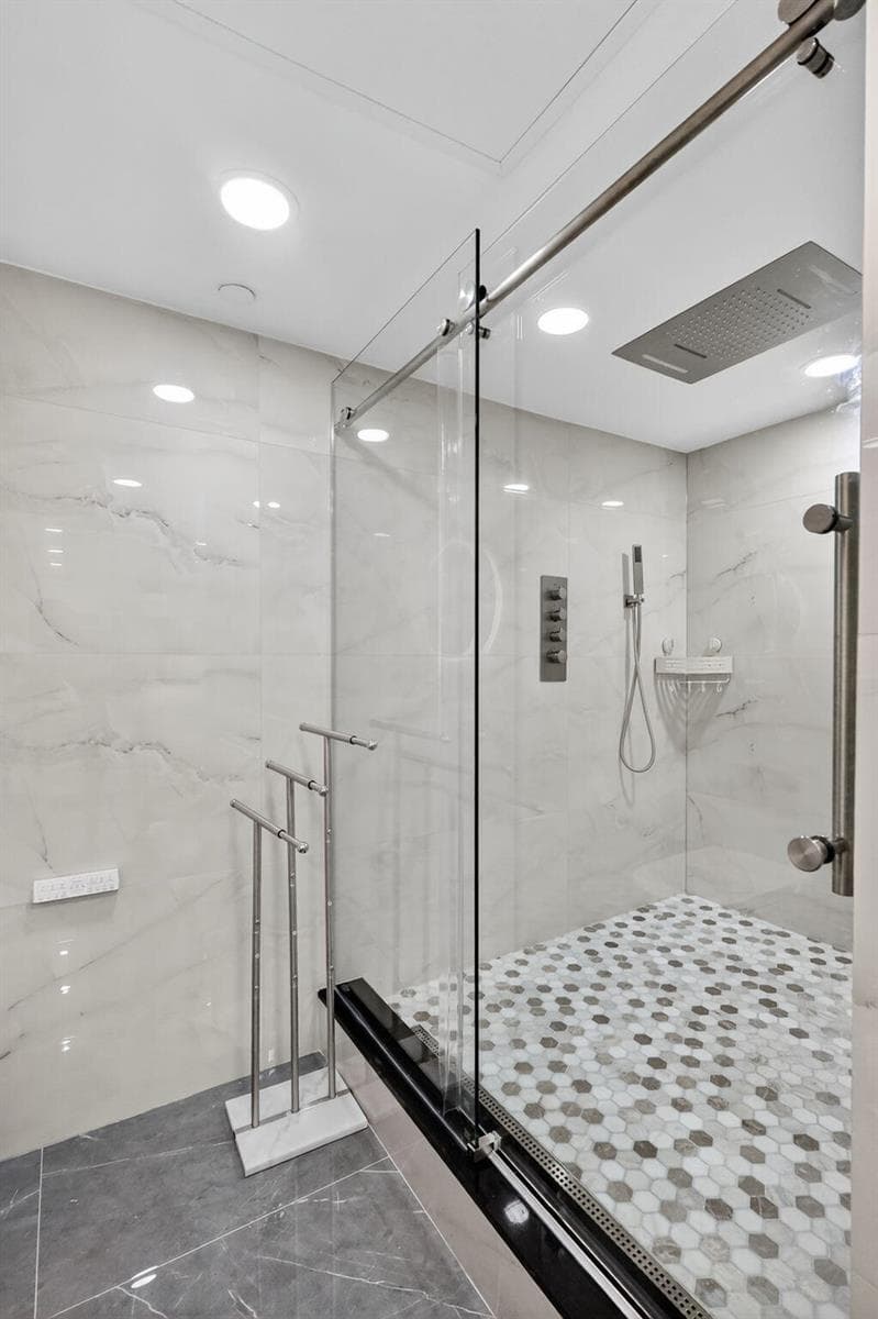 5225 Collins Avenue 1408 photo 14