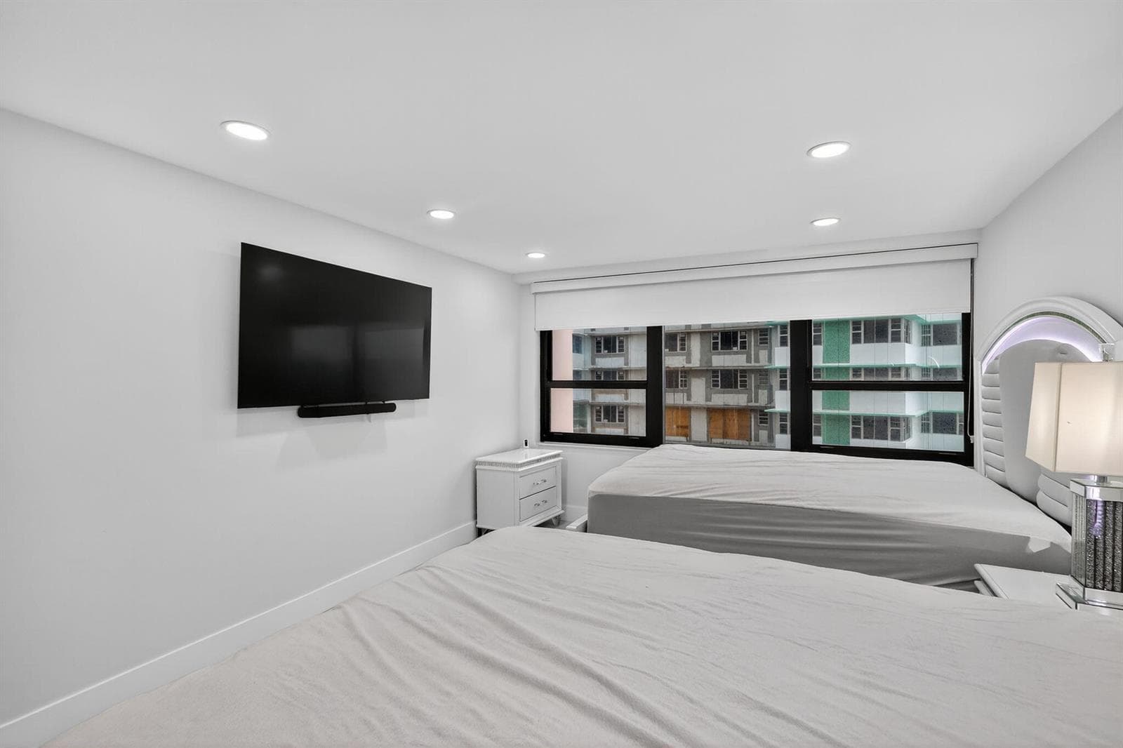 5225 Collins Avenue 1408 photo 11
