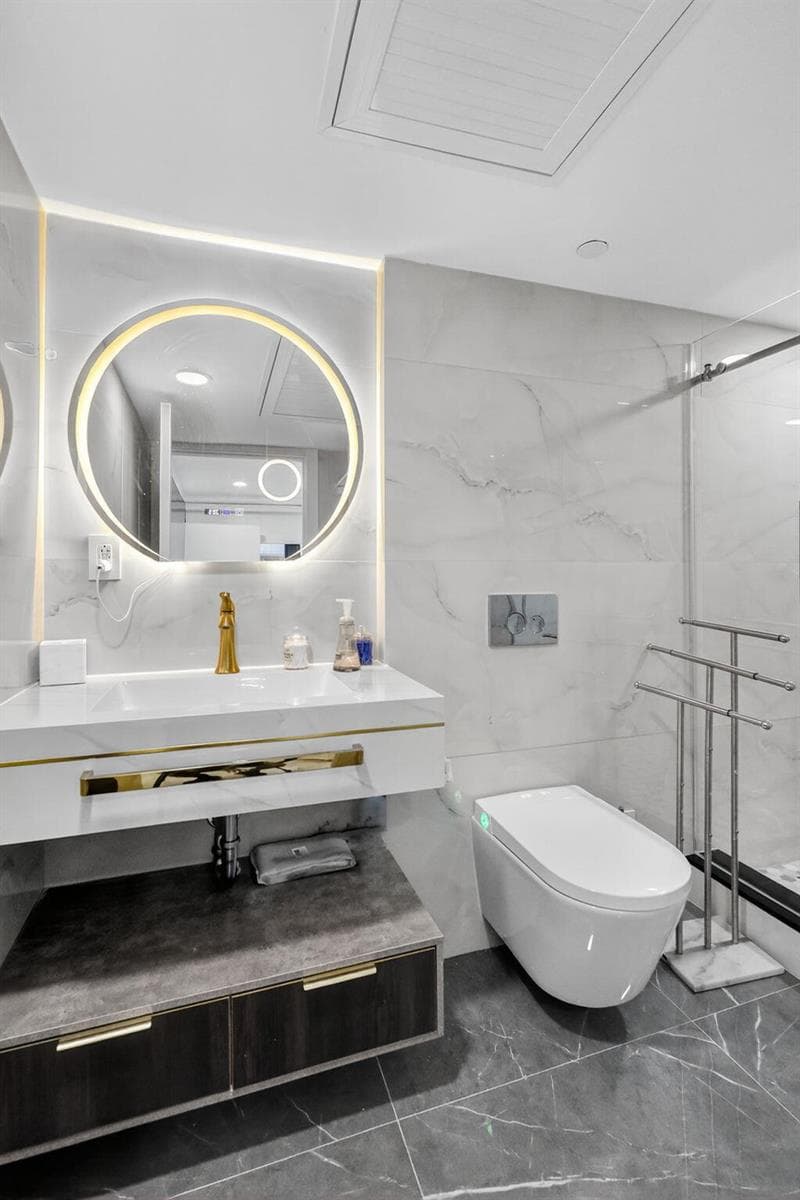 5225 Collins Avenue 1408 photo 19