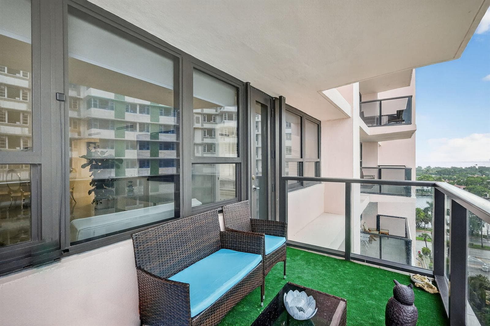5225 Collins Avenue 1408 photo 21