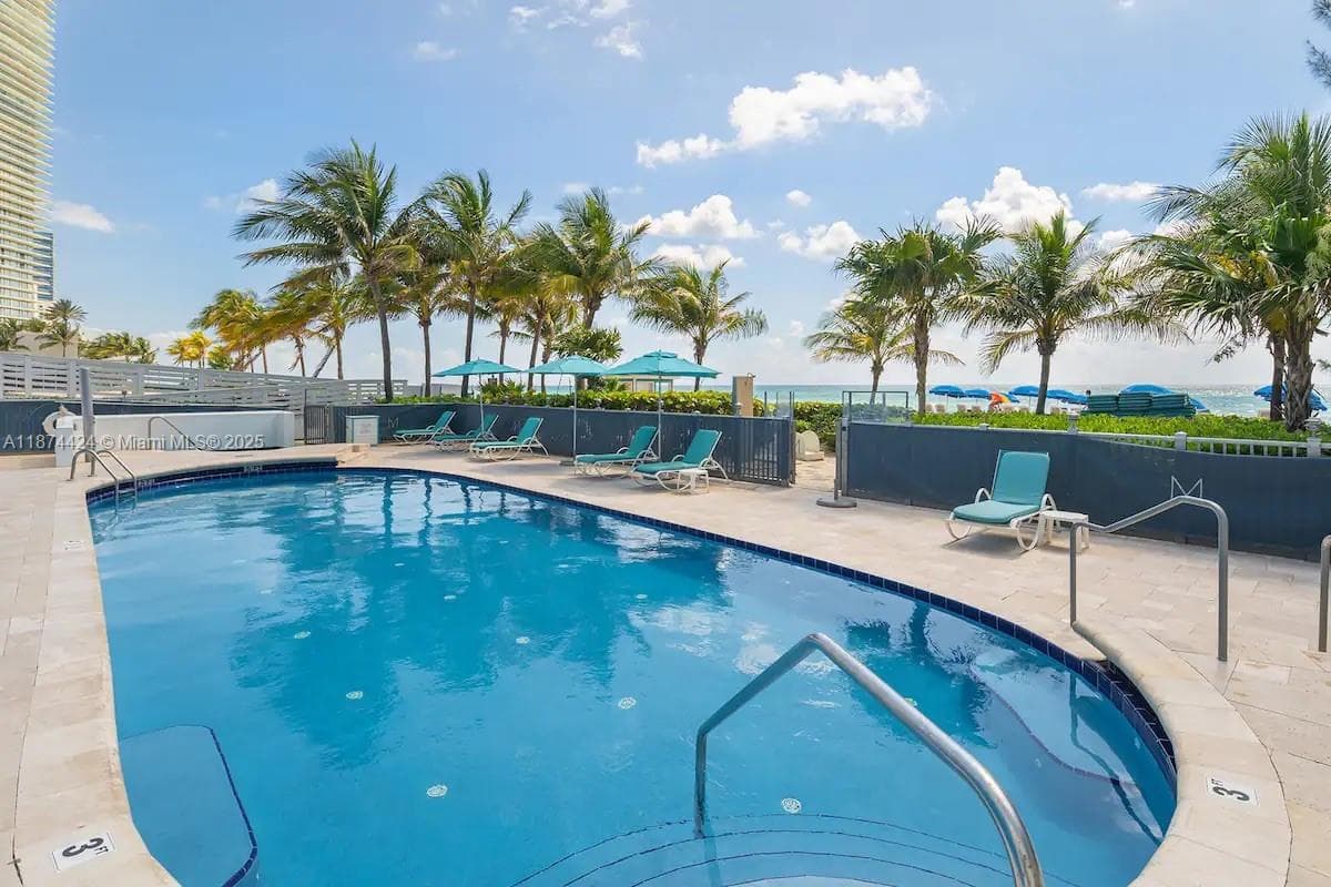 18683 Collins Ave 1609 photo 3