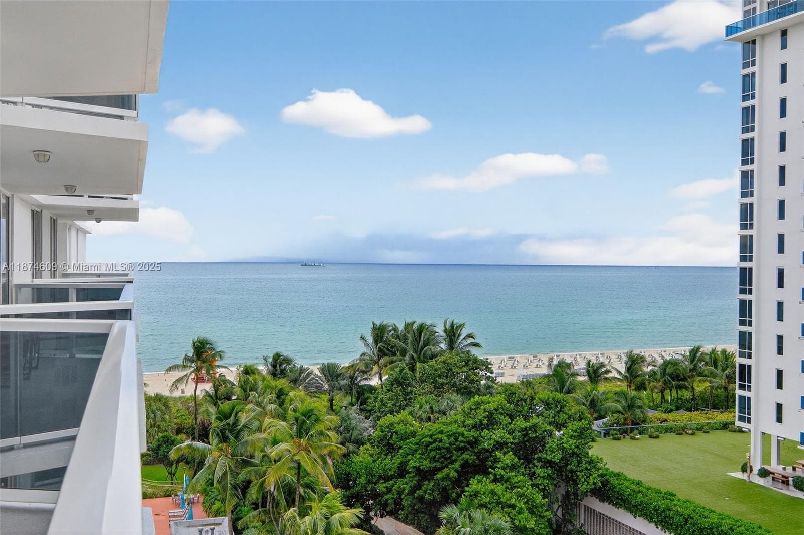 2401 Collins Ave 1005 photo 2