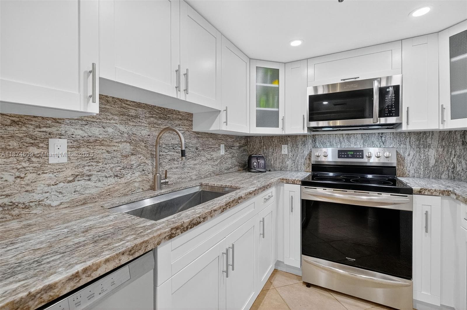 2401 Collins Ave 1005 photo 7