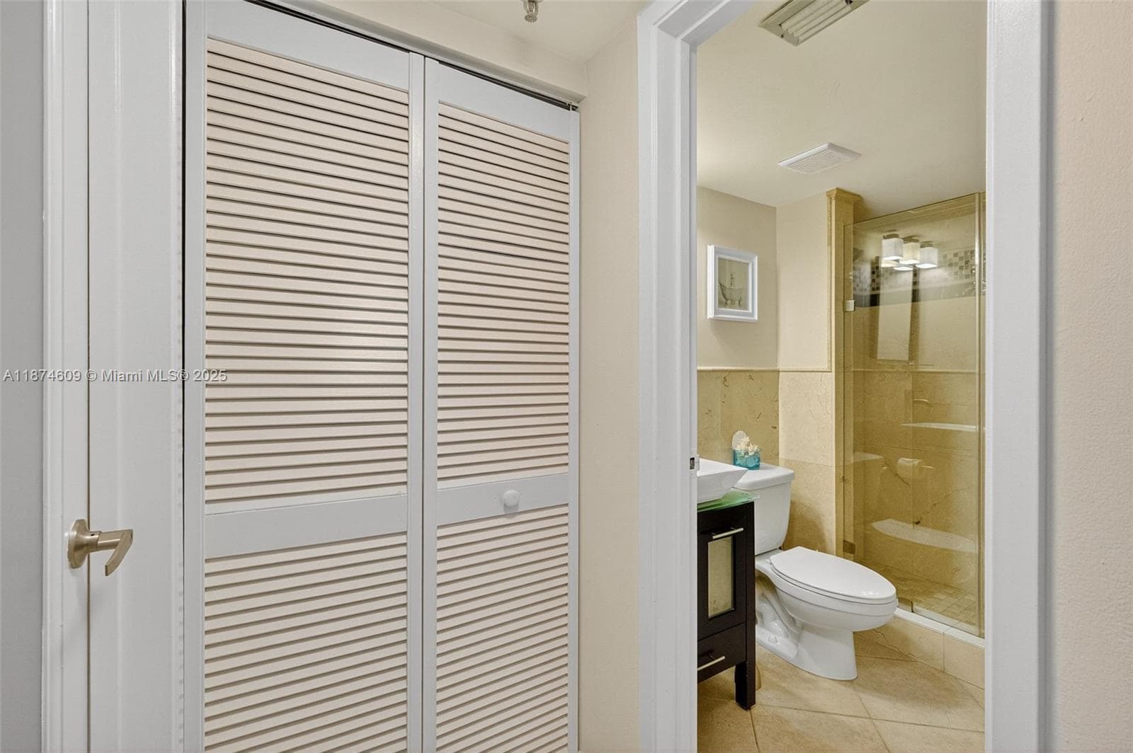 2401 Collins Ave 1005 photo 9