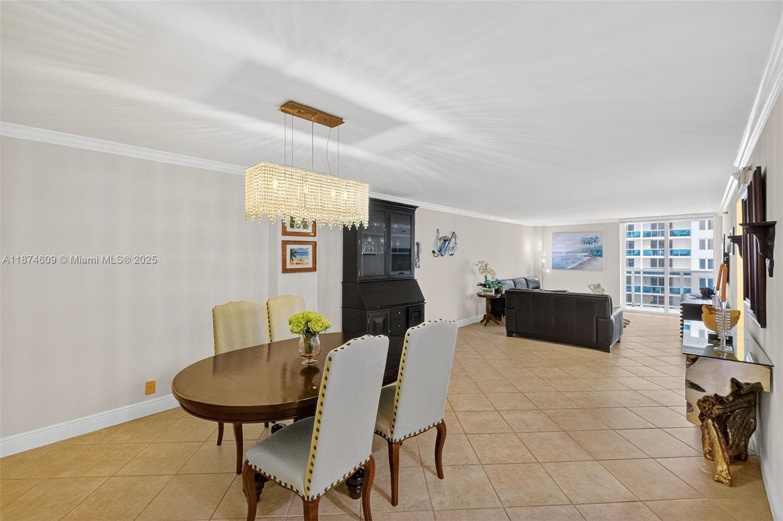 2401 Collins Ave 1005 photo 4