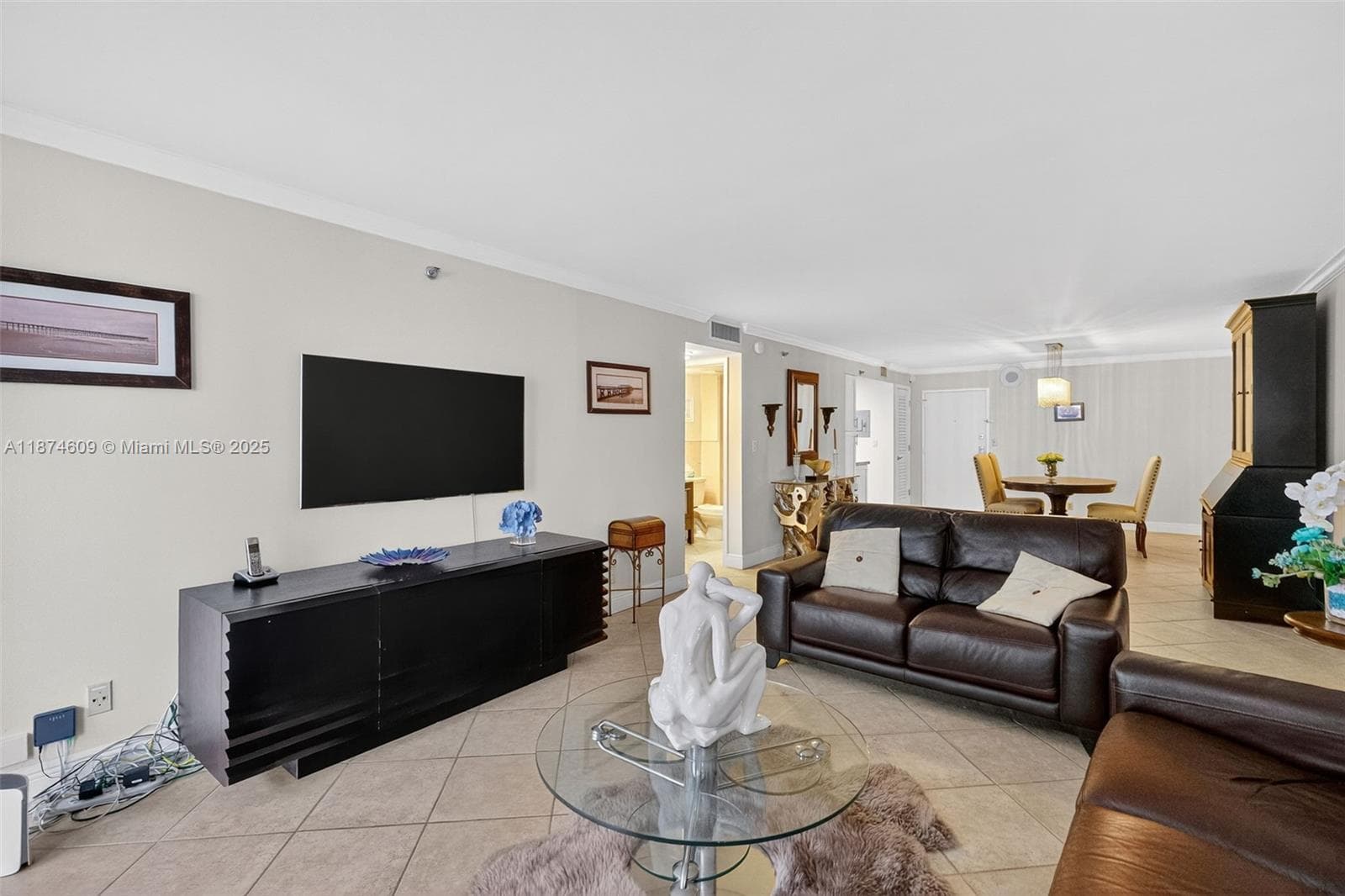2401 Collins Ave 1005 photo 8