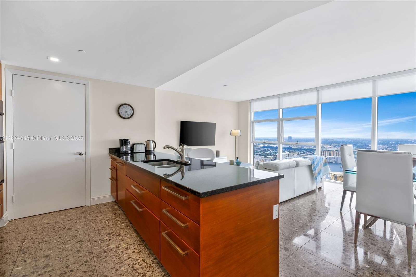 1830 S Ocean Dr 4107 photo 3