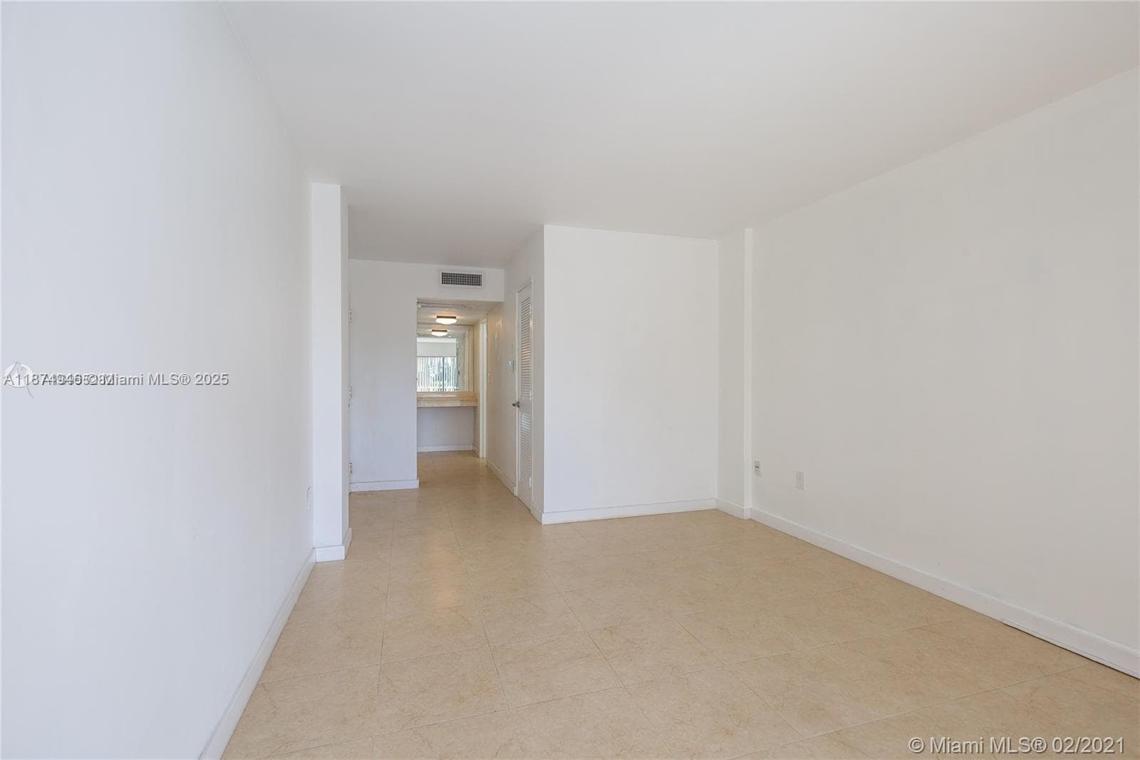 1650 NE 115th St 403 photo 12