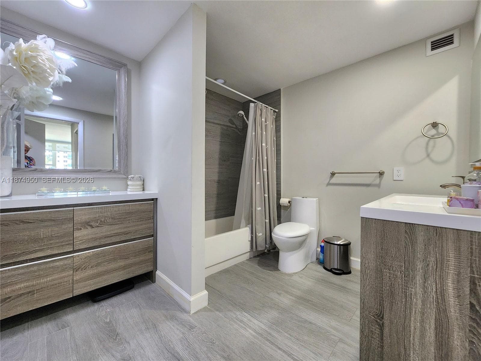 3505 S Ocean Dr 312 photo 16