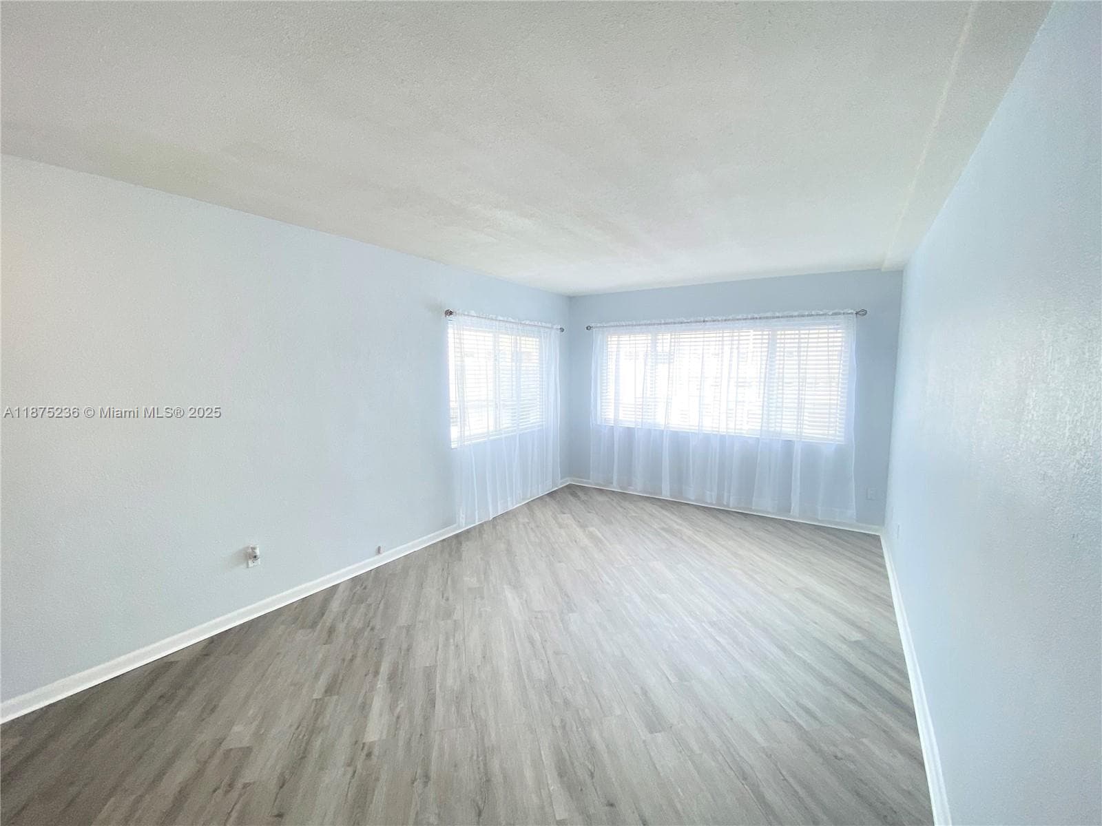 1185 Marseille Dr 307 photo 6