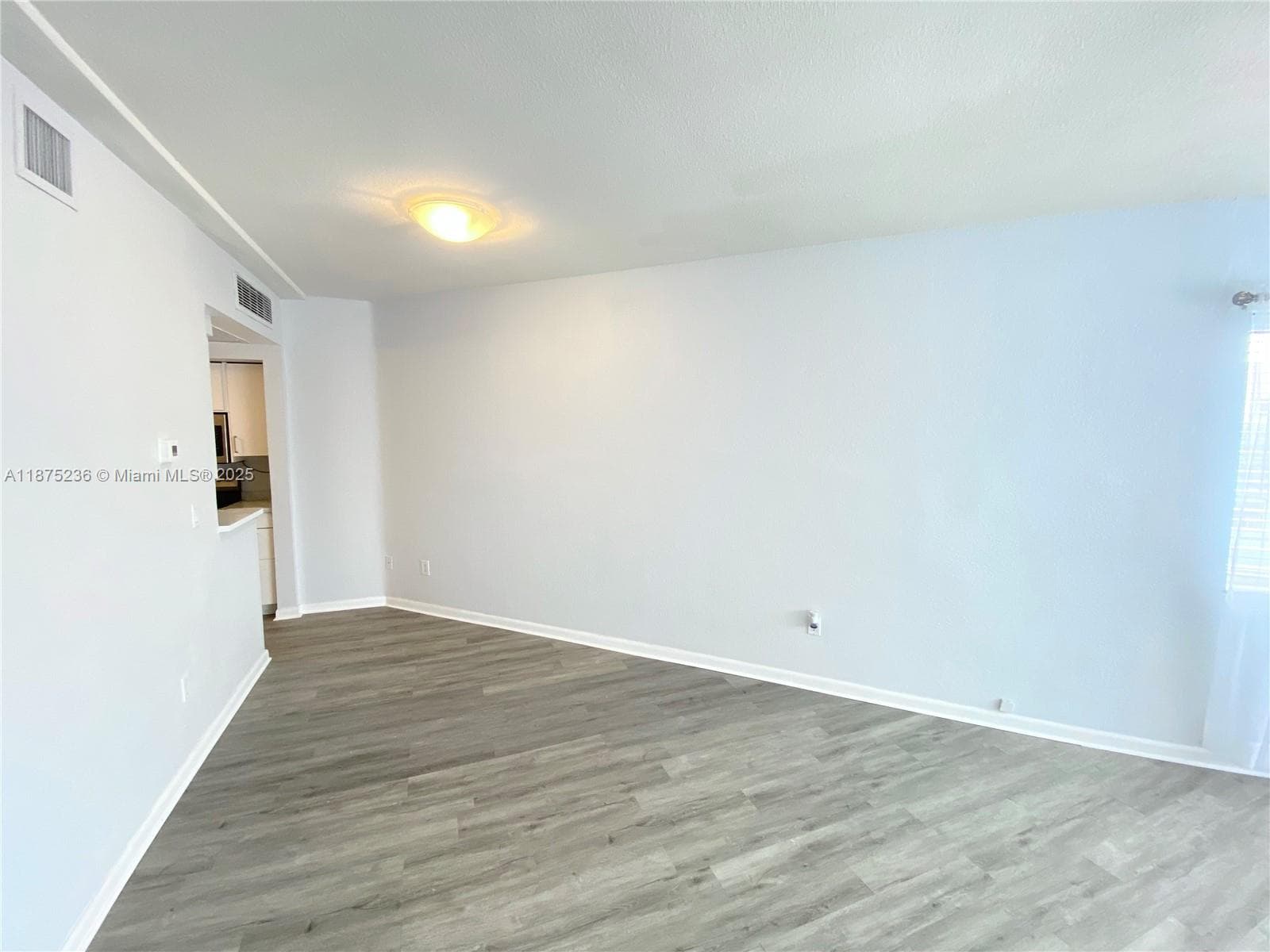1185 Marseille Dr 307 photo 7