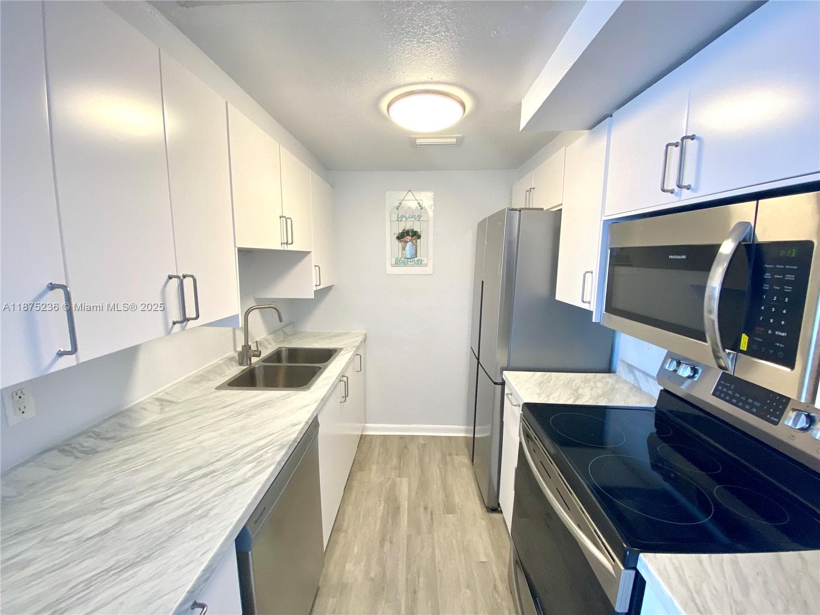 1185 Marseille Dr 307 photo 3
