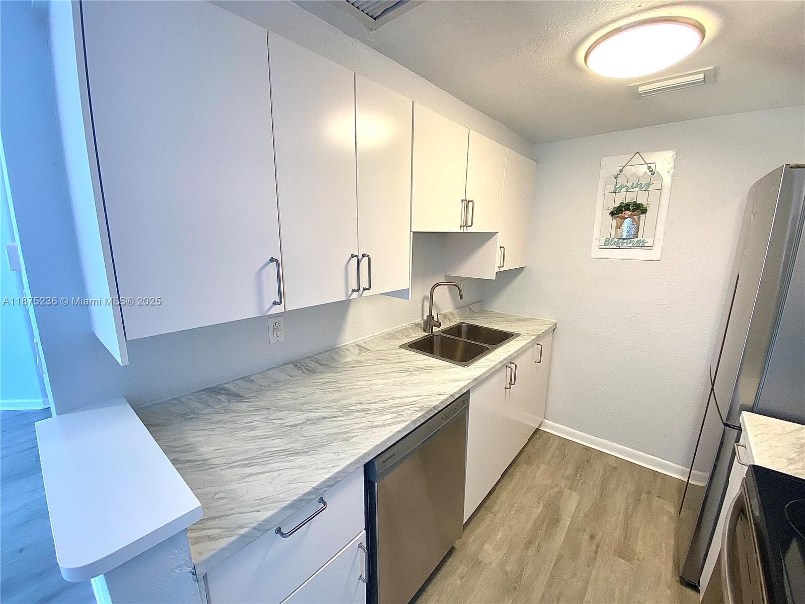 1185 Marseille Dr 307 photo 5