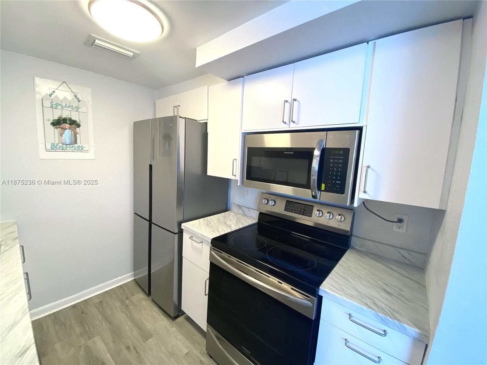 1185 Marseille Dr 307 photo 4