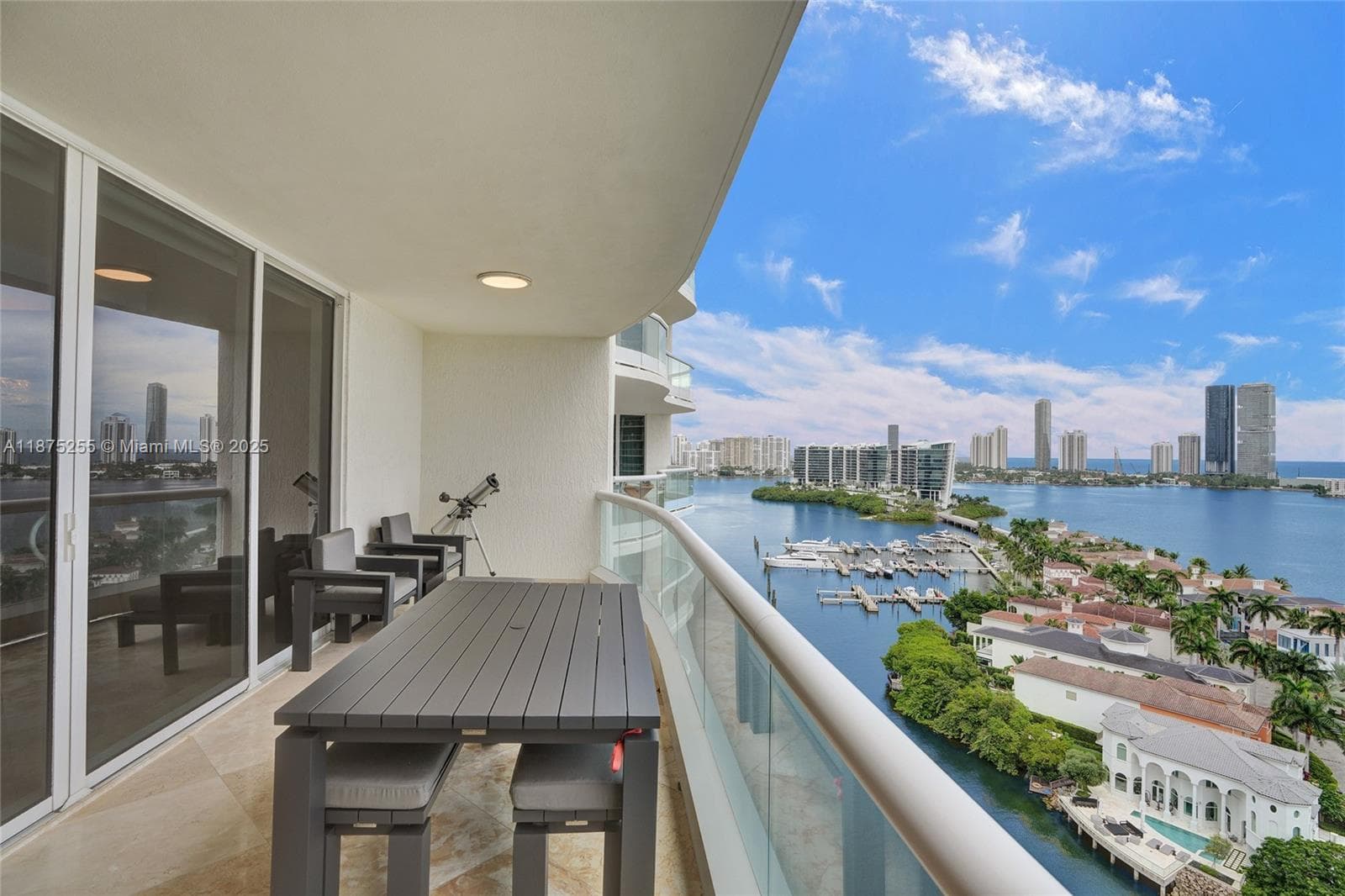 6000 Island Blvd 1707 photo 9