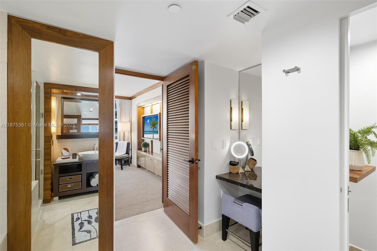 705 photo 23