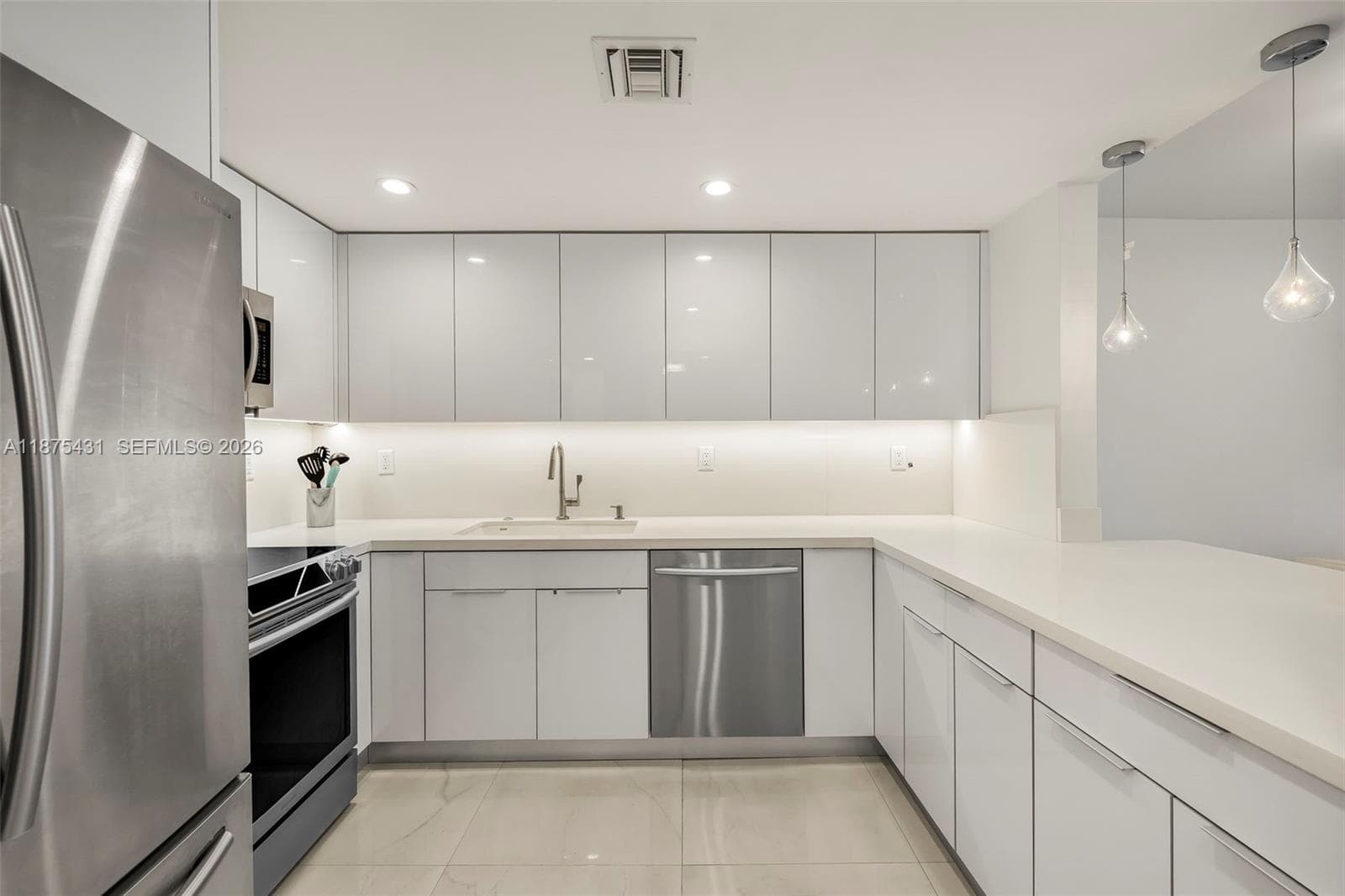 5401 Collins Ave 1231 photo 18