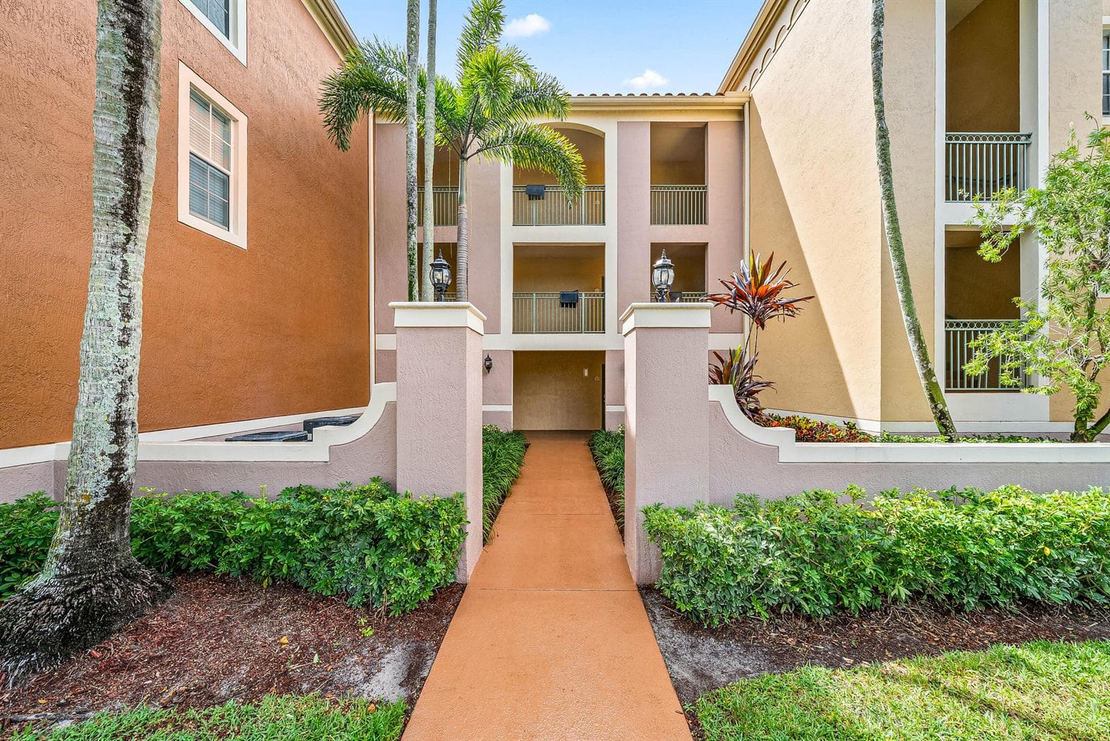 11720 St Andrews Place 308 photo 4