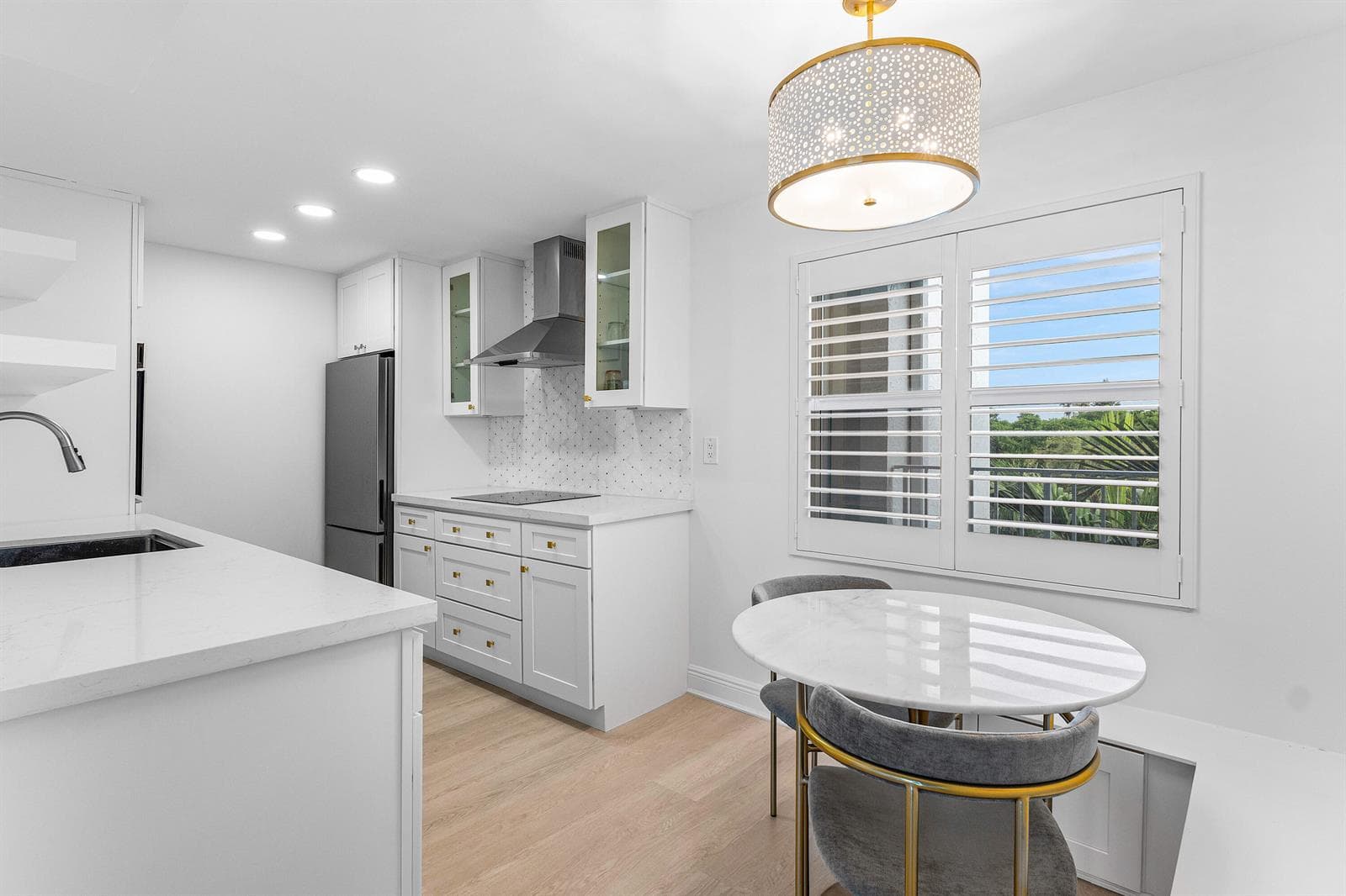 689 NE 6th Court 4050 photo 1