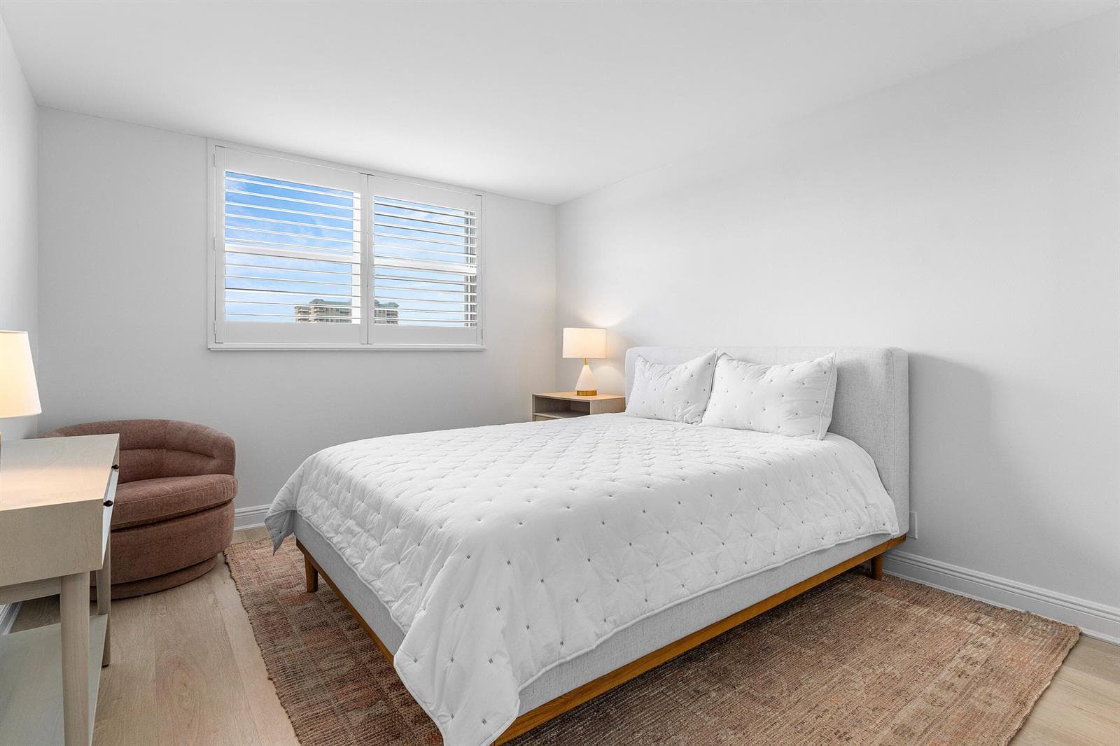 689 NE 6th Court 4050 photo 4