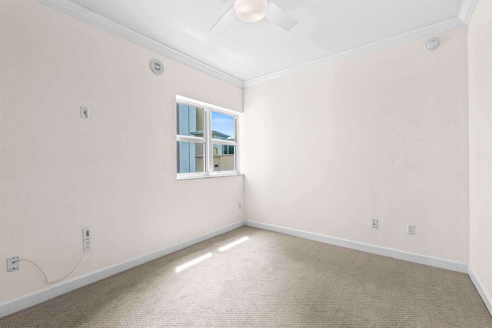 2650 Lake Shore Drive 703 photo 23