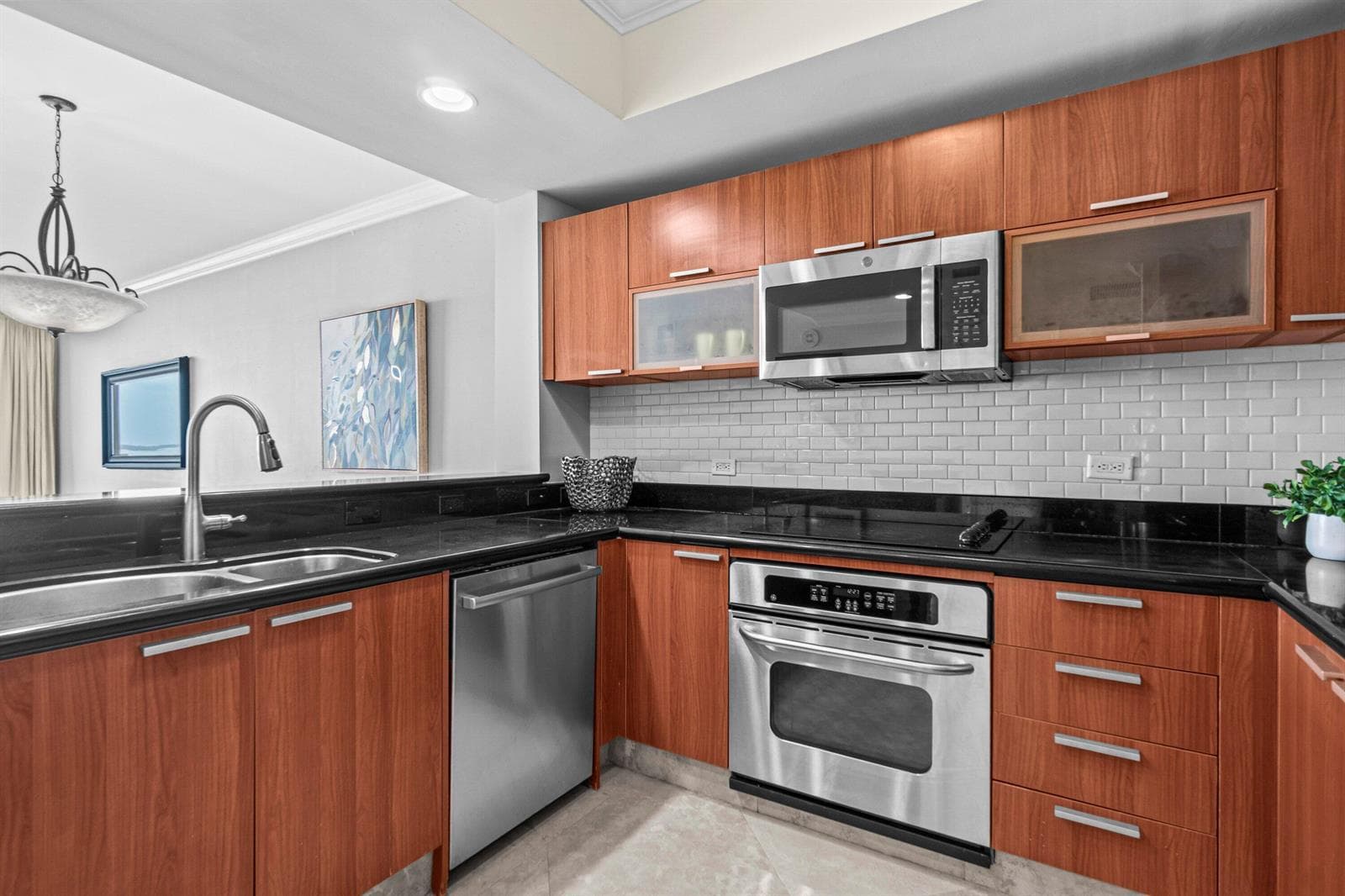 2650 Lake Shore Drive 703 photo 6