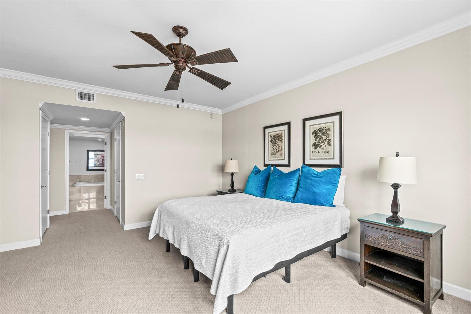 2650 Lake Shore Drive 703 photo 16