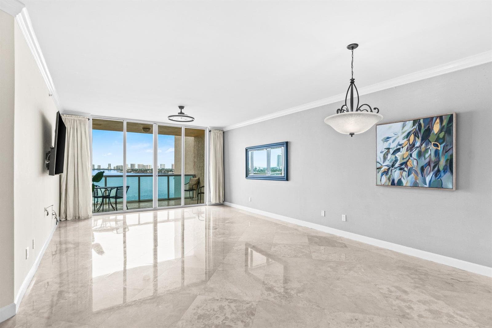 2650 Lake Shore Drive 703 photo 5