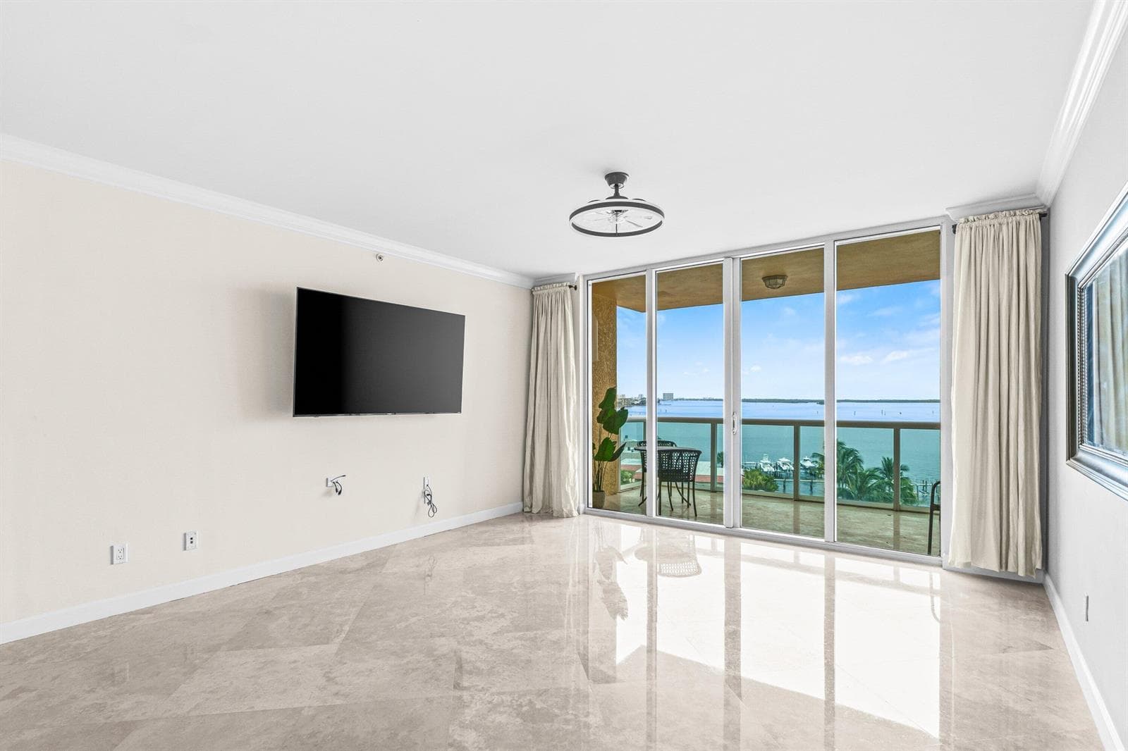 2650 Lake Shore Drive 703 photo 10