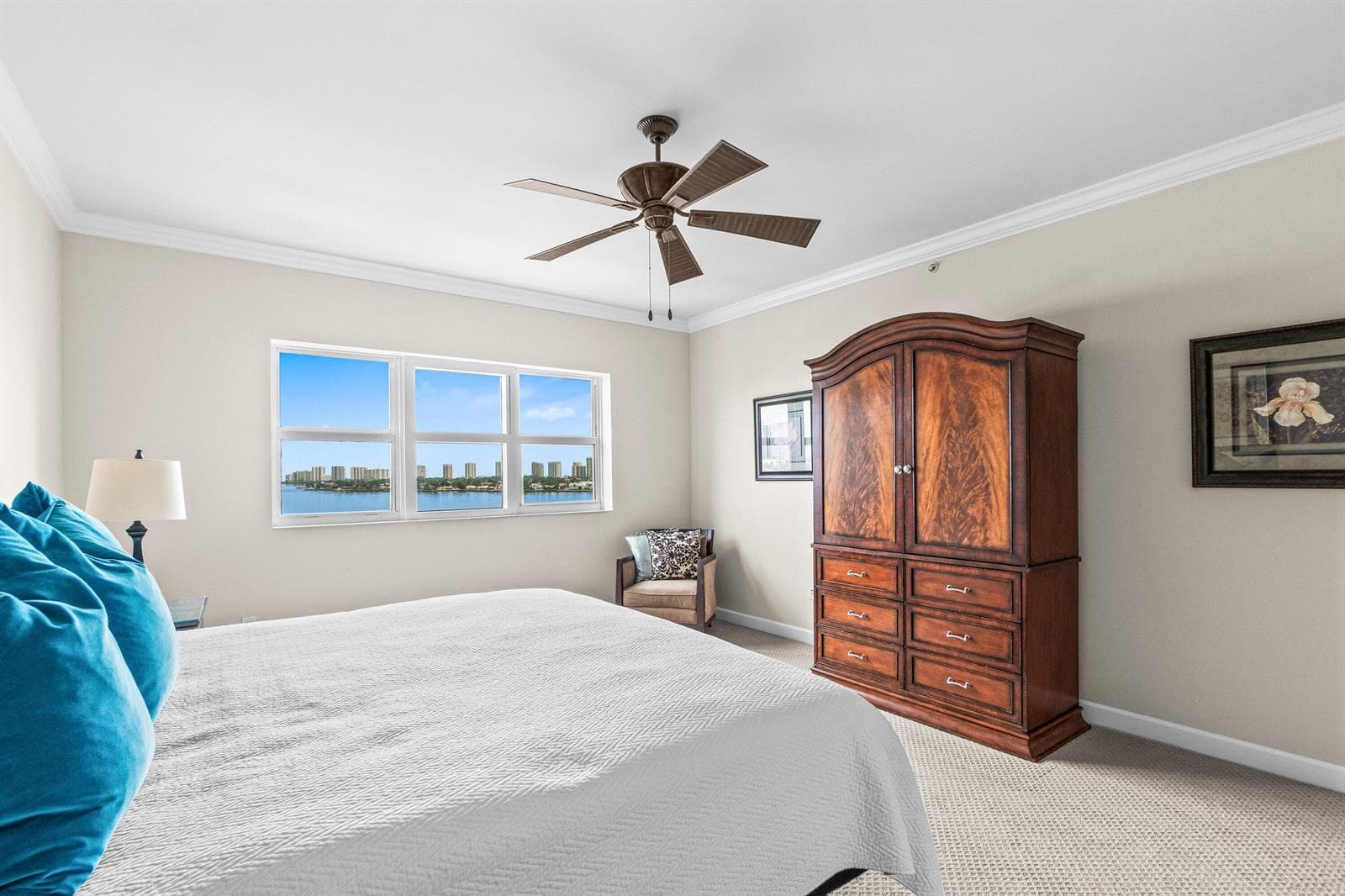 2650 Lake Shore Drive 703 photo 14
