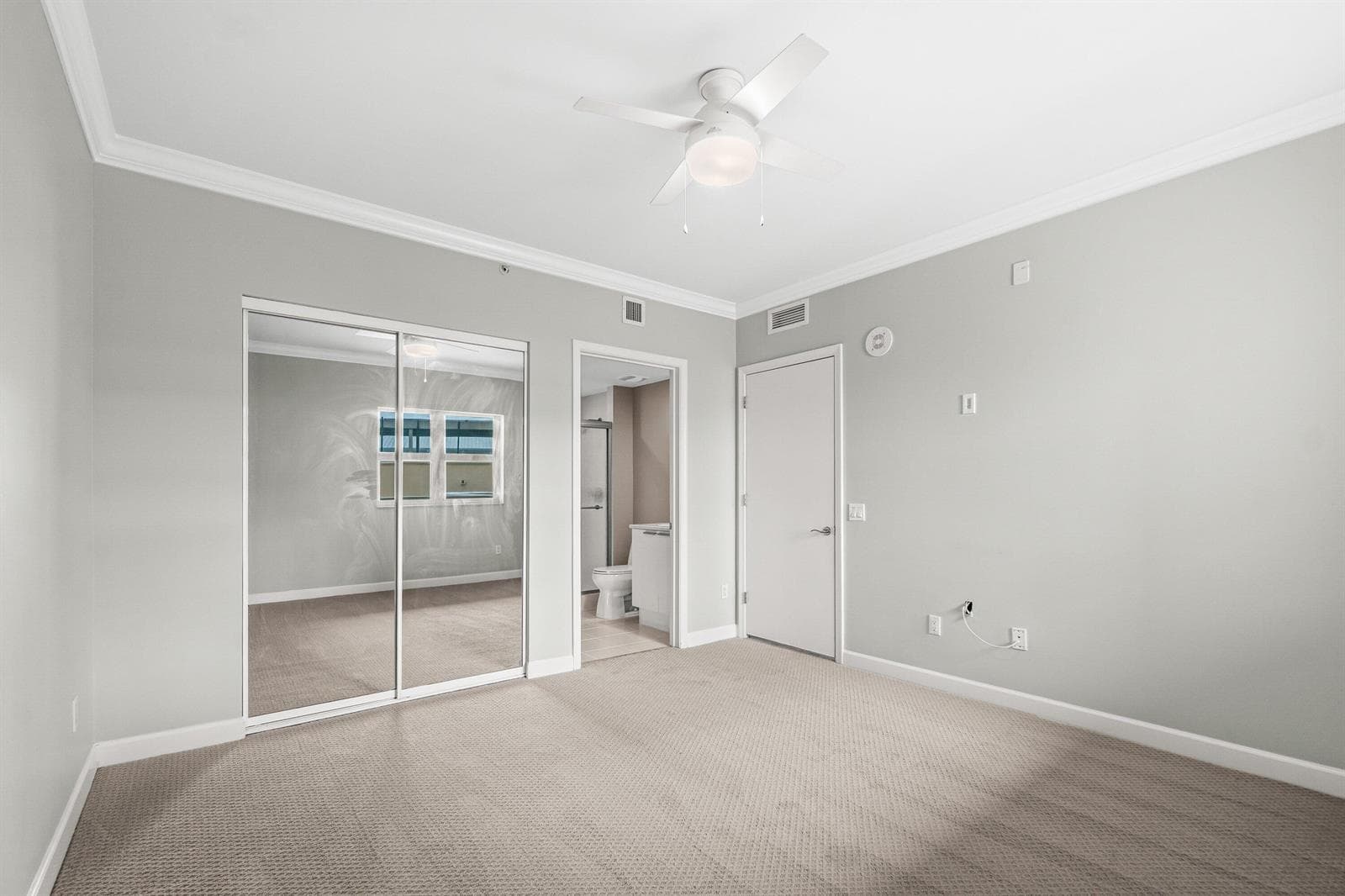 2650 Lake Shore Drive 703 photo 21