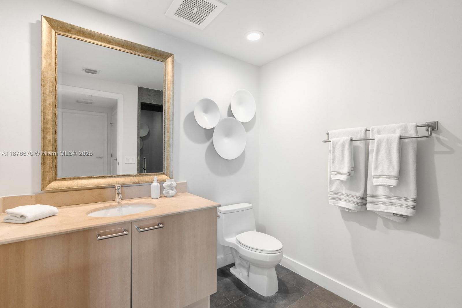 3801 Collins Ave 503 photo 9