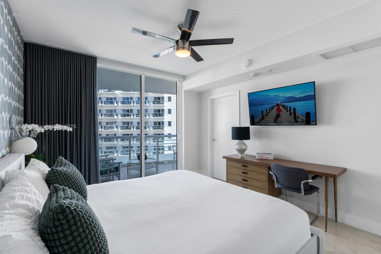 3801 Collins Ave 503 photo 4