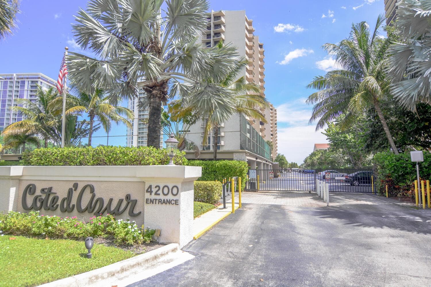 4200 N Ocean Drive 2-605 photo 2