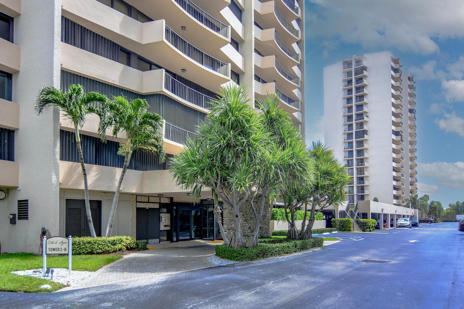 4200 N Ocean Drive 2-605 photo 1