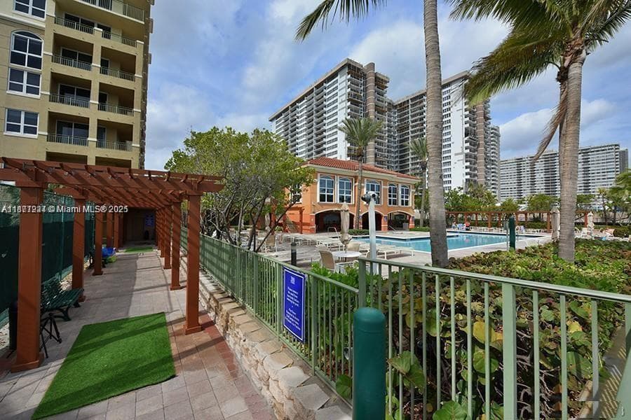 2080 S Ocean Dr 1507 photo 4