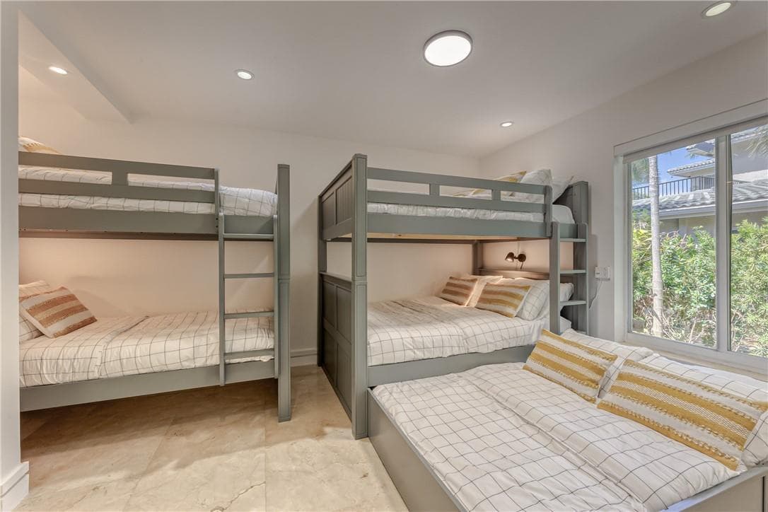 268 Imperial Lane photo 9