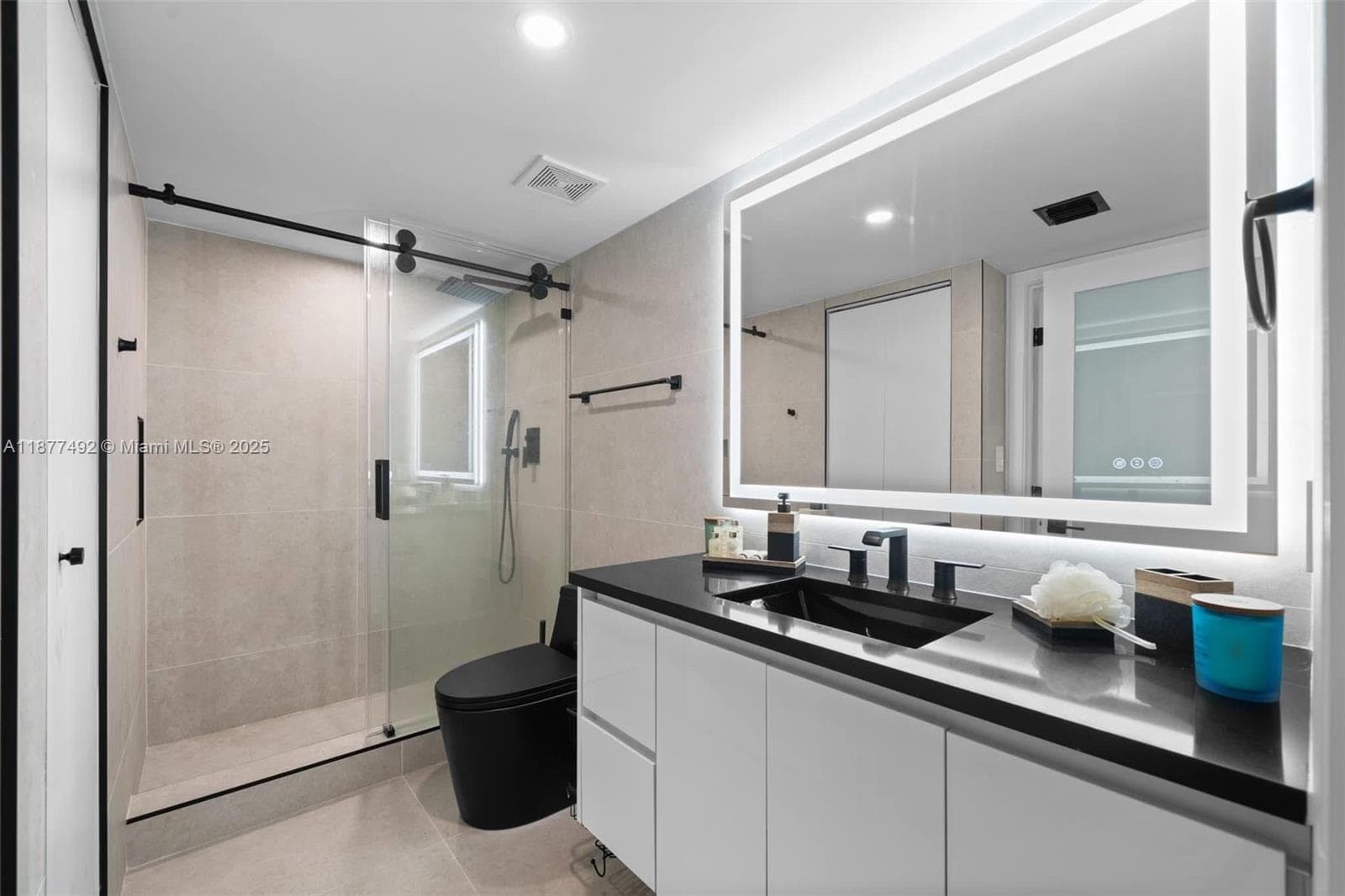 1200 Brickell Bay Dr 2812 photo 7