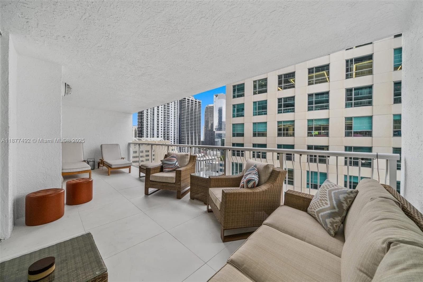 1200 Brickell Bay Dr 2812 photo 3
