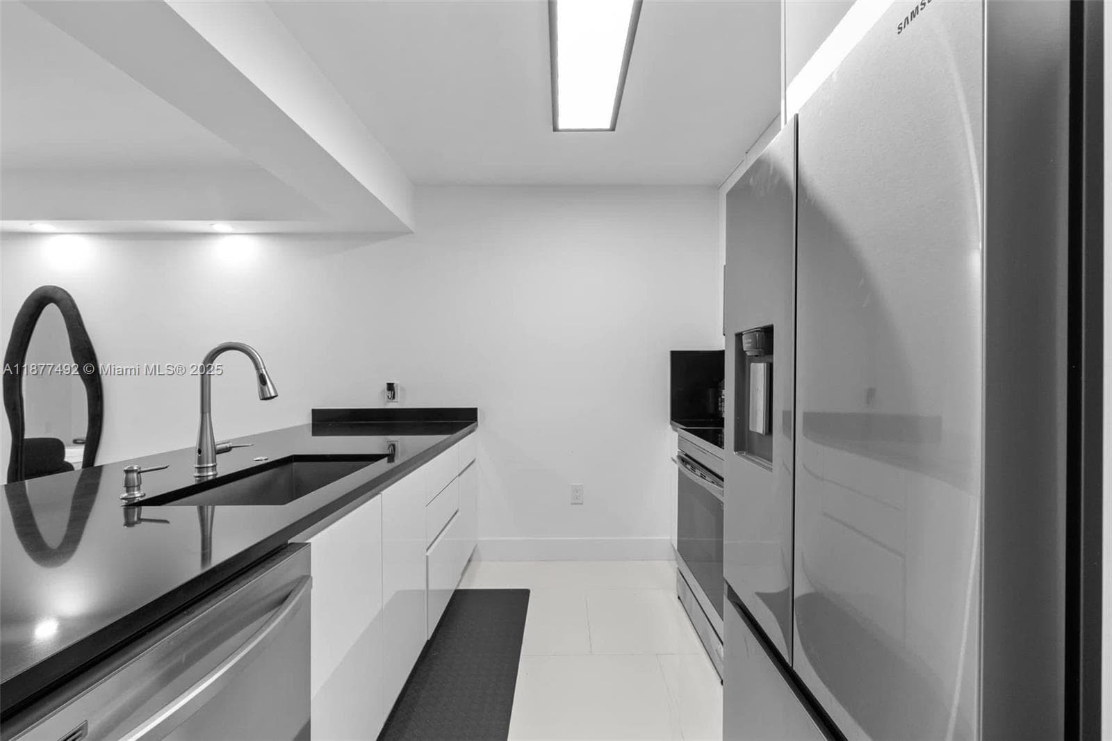 1200 Brickell Bay Dr 2812 photo 24