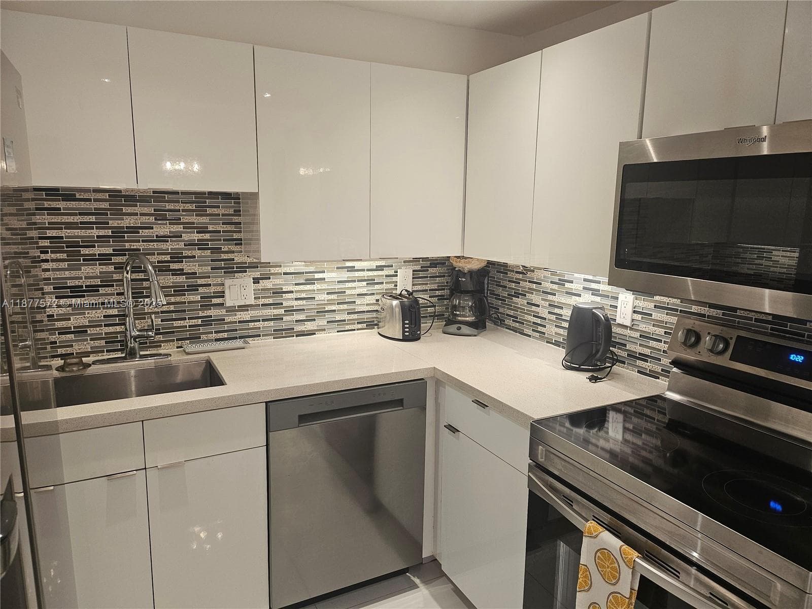 5161 Collins Ave 707 photo 10